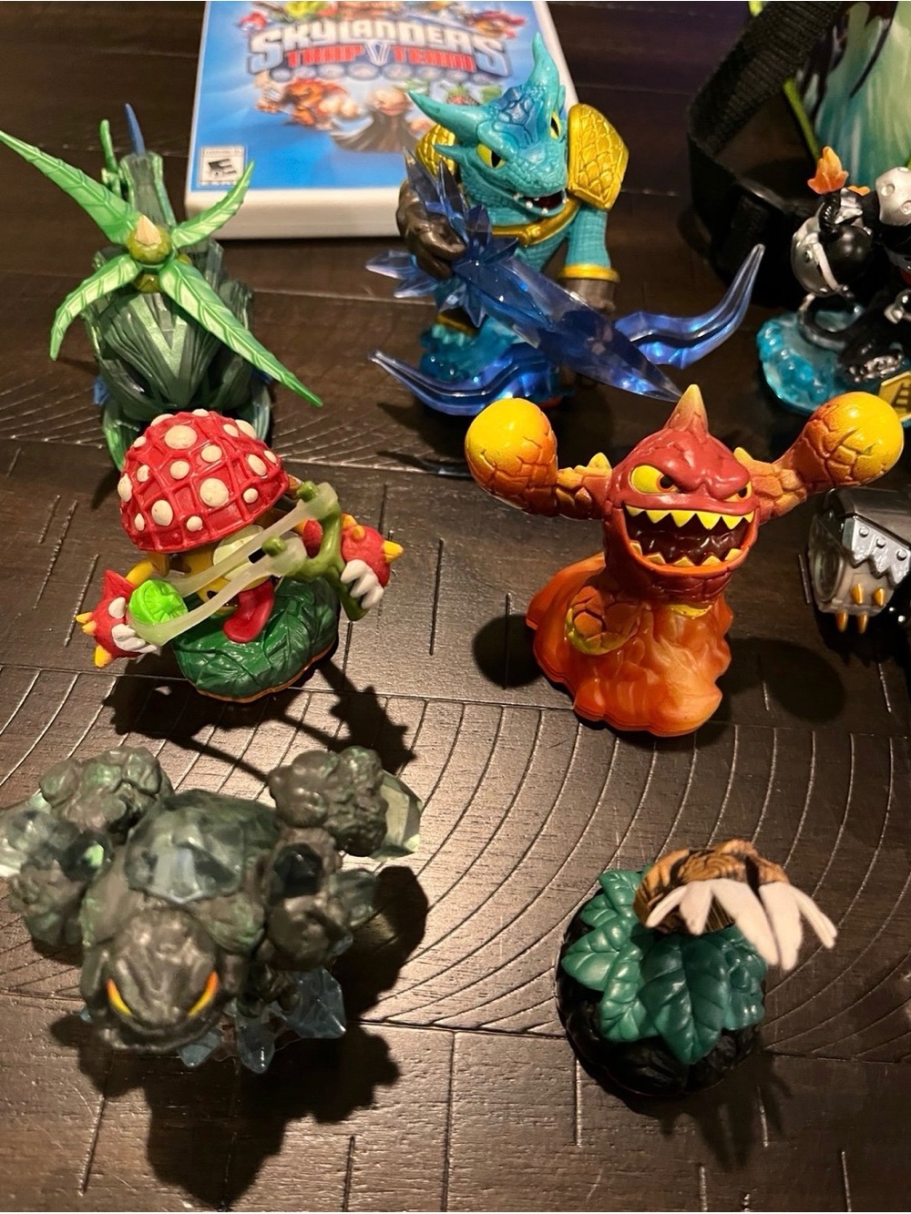 Activision Skylanders Action Figure Lot 43 Figures Total Carry Case Games Giants - Picture 3 of 10